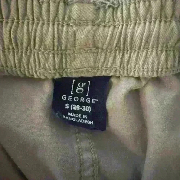 Nice shorts size S 
The color is very beautiful - Picture 3 of 4